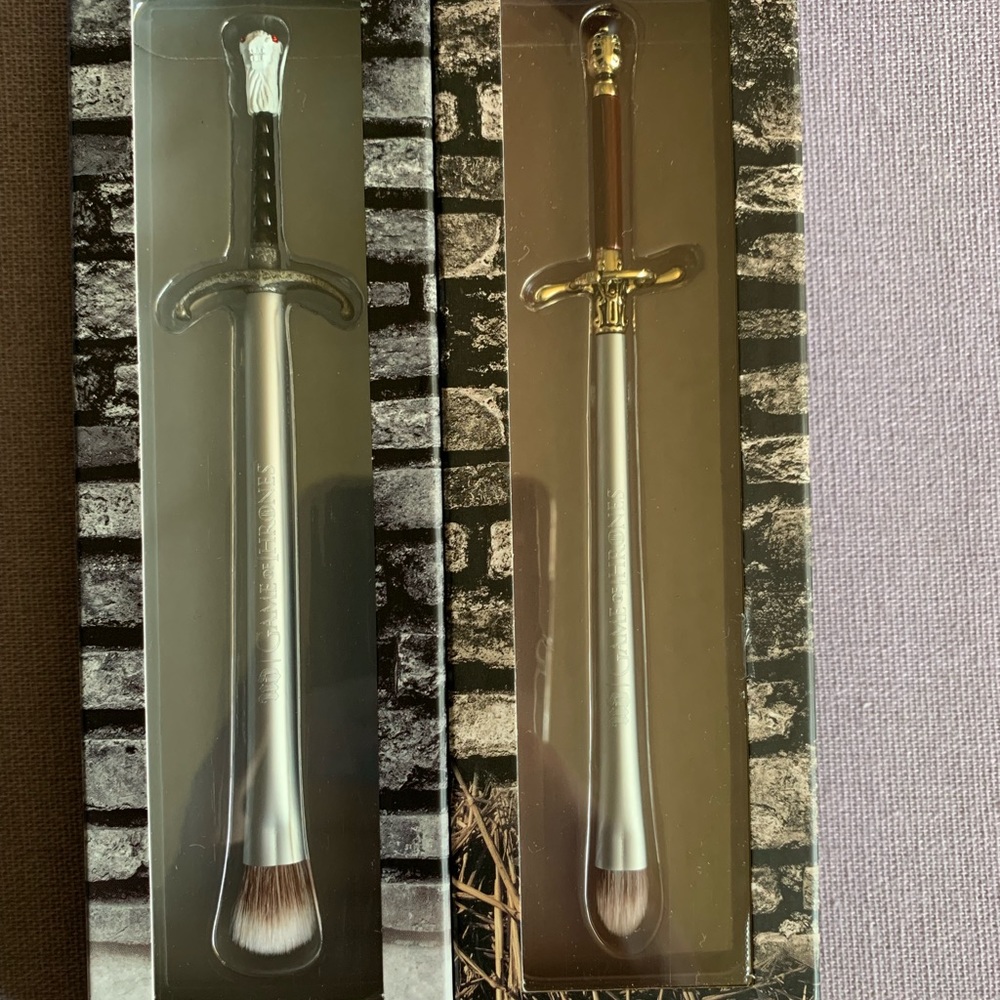 Urban Decay Game of Thrones Jon Snow Arya Brushes